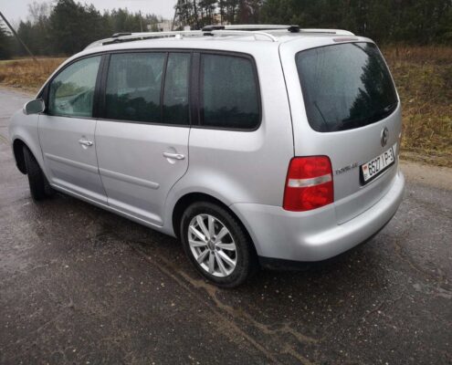 volkswagen-touran-2008-goda-1