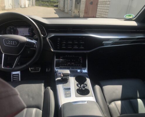 Audi-A4-quattro-2020-goda-1