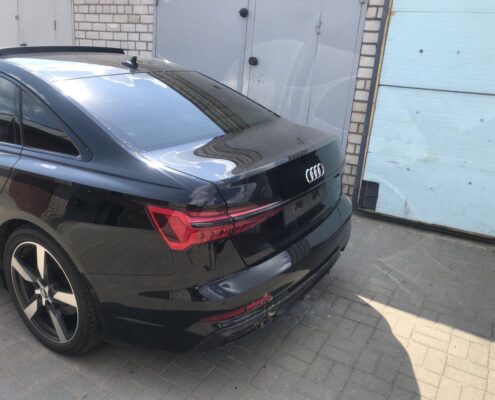 Audi-A4-quattro-2020-goda