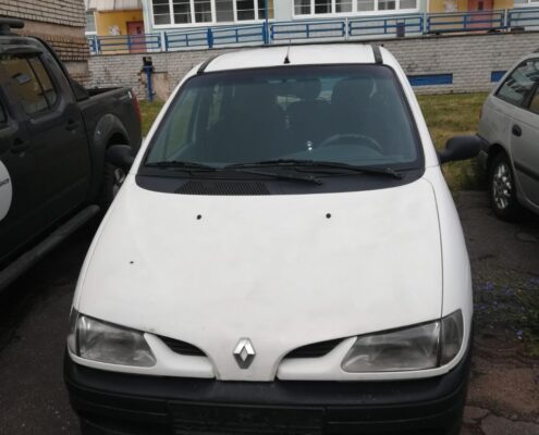 Renault-Megane-1996-goda